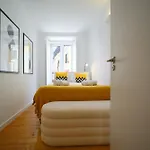 Amazing Vintage Flat In Principe Real *