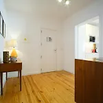 Amazing Vintage Flat In Principe Real *