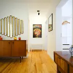Διαμέρισμα Amazing Vintage Flat In Principe Real *