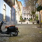 Amazing Vintage Flat In Principe Real *