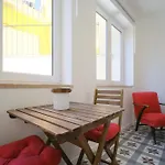 Amazing Vintage Flat In Principe Real *