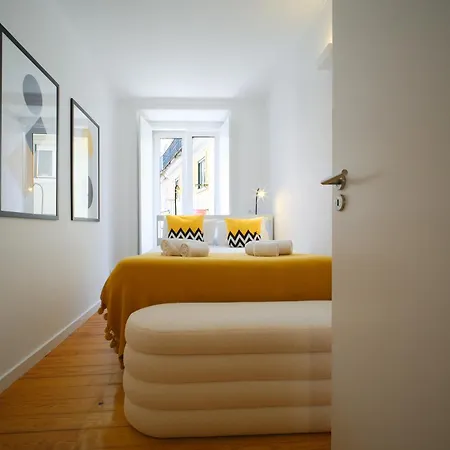 Amazing Vintage Flat In Principe Real *