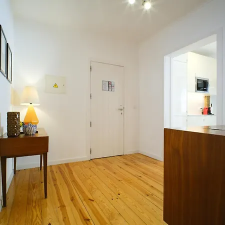 Amazing Vintage Flat In Principe Real *