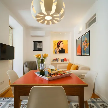 Amazing Vintage Flat In Principe Real