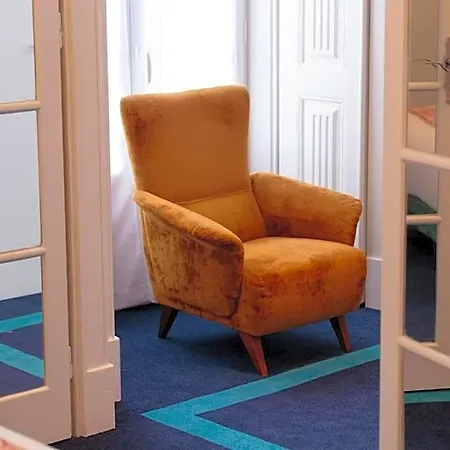 Amazing Vintage Flat In Principe Real Apartament