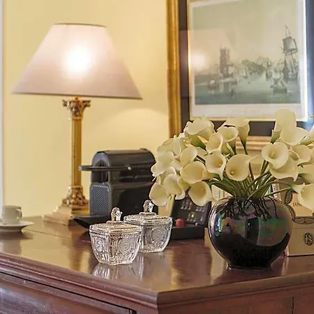 Διαμέρισμα Amazing Vintage Flat In Principe Real *