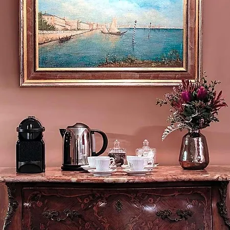 Apartment Amazing Vintage Flat In Principe Real