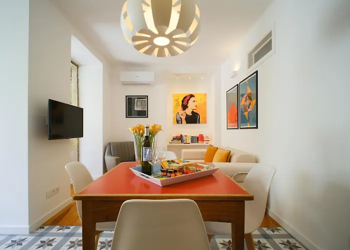 Amazing Vintage Flat In Principe Real