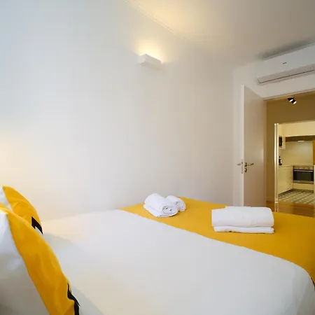 Amazing Vintage Flat In Principe Real *