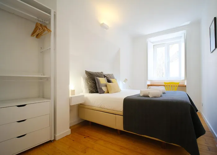 Amazing Vintage Flat In Principe Real