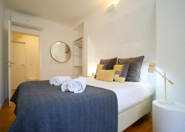 Amazing Vintage Flat In Principe Real
