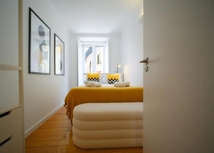 Amazing Vintage Flat In Principe Real *