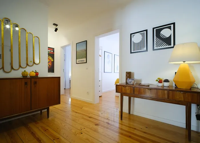 Amazing Vintage Flat In Principe Real
